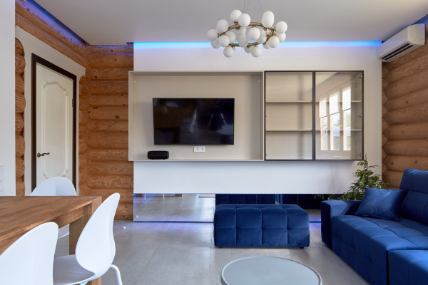 ТВ-панель с полками