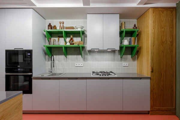 Корпус кухни выполнен из ЛДСП Lamarty, фасады – МДФ