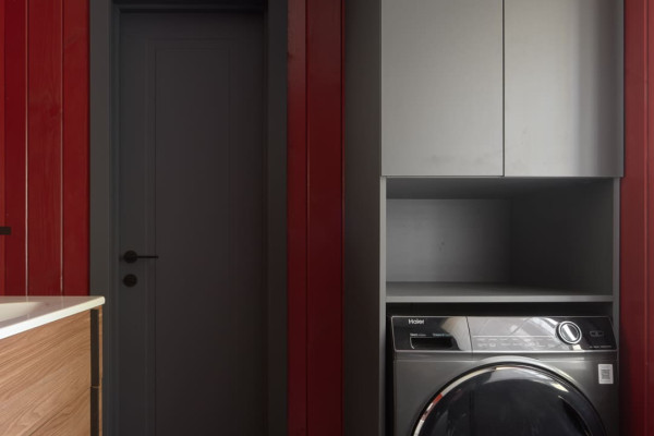 Пенал в ванной под стиральную машину