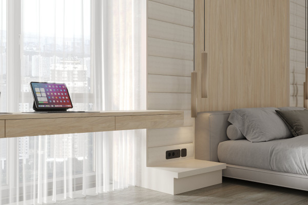 Рабочий стол в спальне