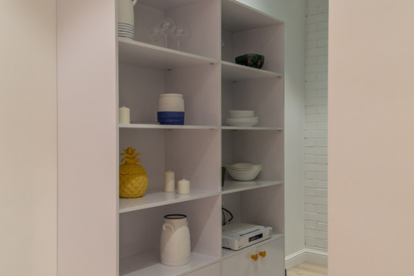 белоснежный