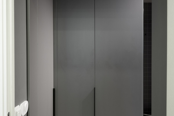 Хозяйственный шкаф